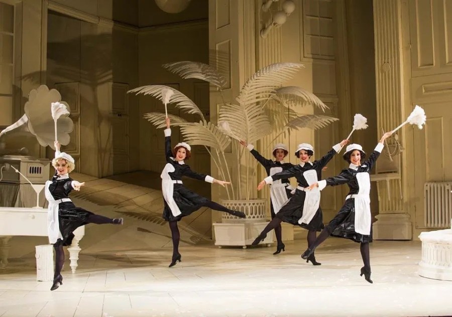 ENO-The-Mikado-directed-by-Jonathan-Miller