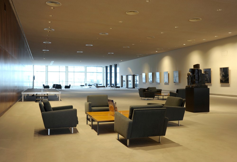 DOBFoyer_Bettina_Sto_029