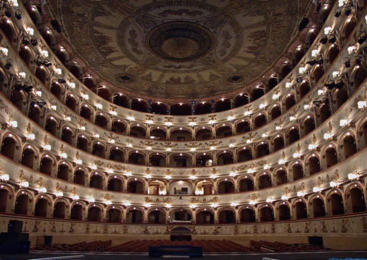 Teatro_Ferrara1