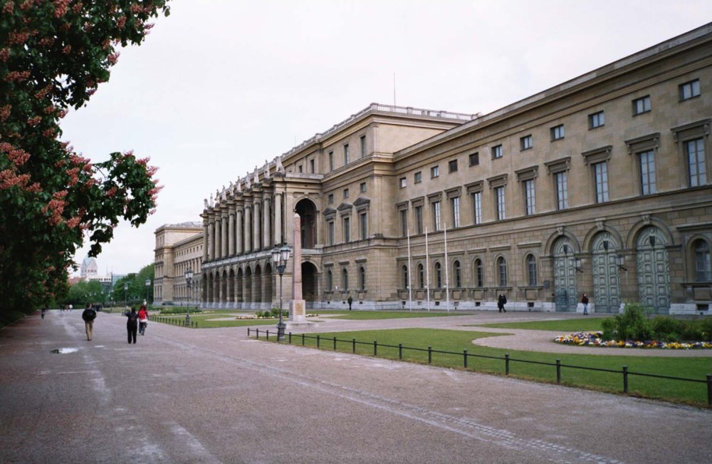Residenz_Ansicht_Hofgarten,_München