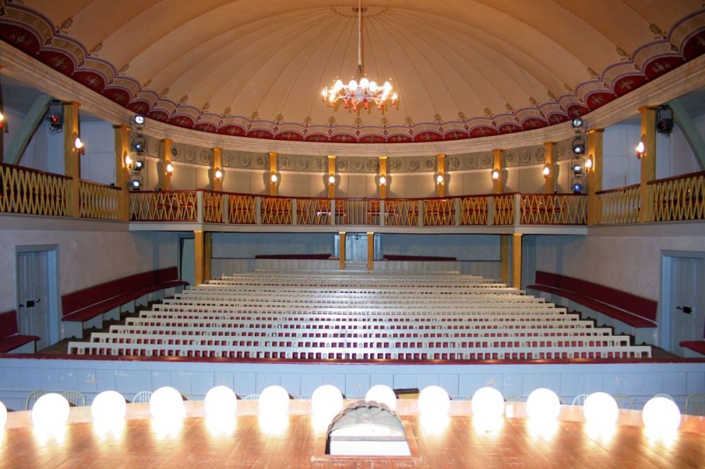 2012-M3-badlauch1_zuschauerraum_image