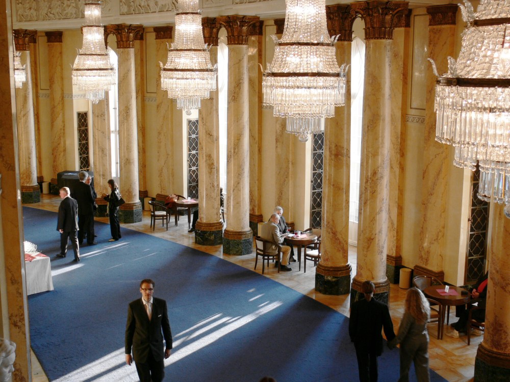 Stuttgart_Staatsoper_Foyer