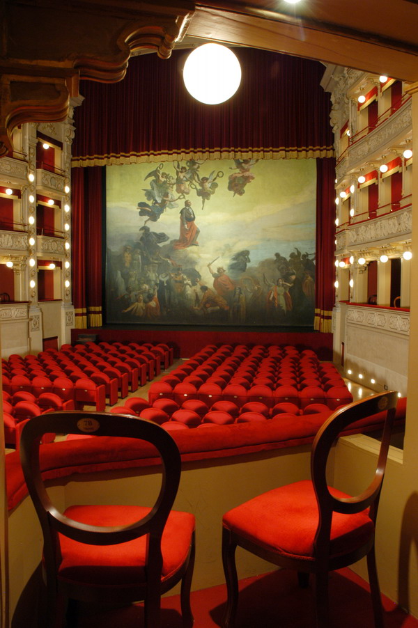 Sala_Teatro_Alfieri_Asti_dalla_Barcaccia