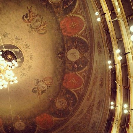 teatro-comunale-luciano