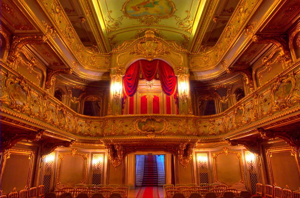 zhlobin_belorussia_saint-theater_back_side_yusupov_palace