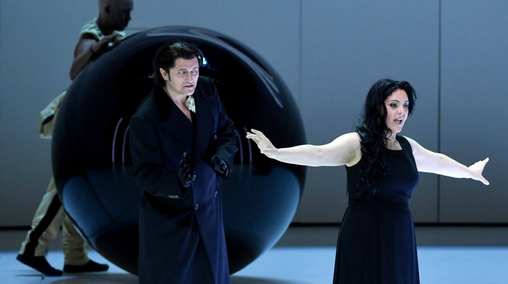 nachtkritik-zu-faust-teufelspakt-mit-nebenwirkungen-41-65795756