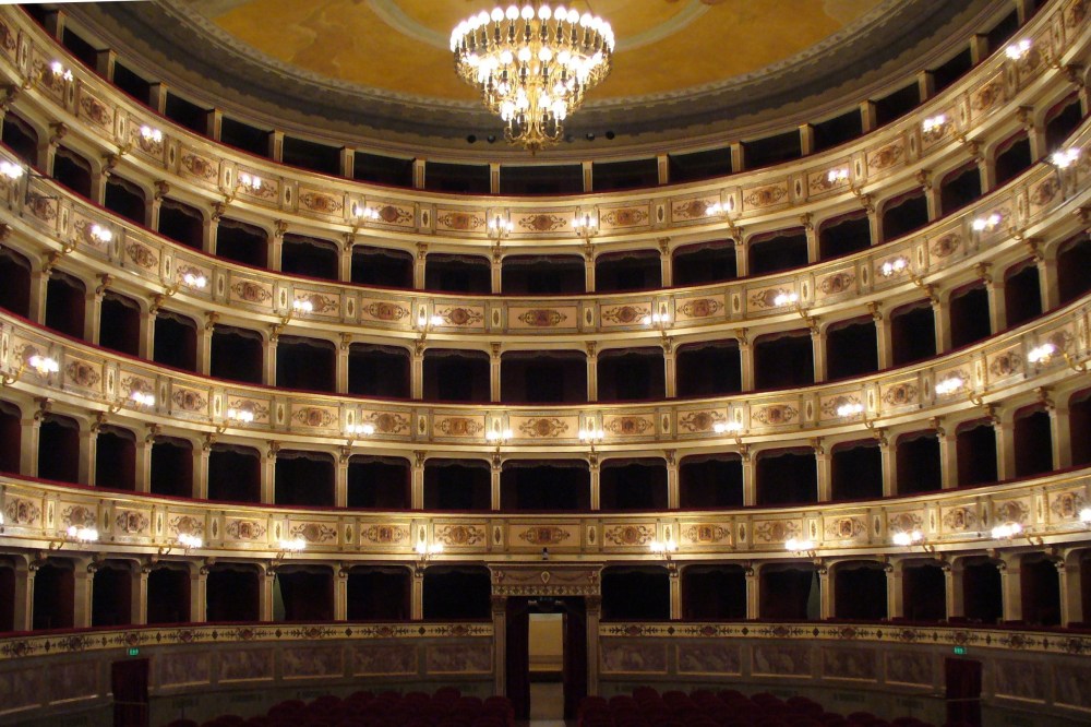 fermo_-_teatro_dellaquila