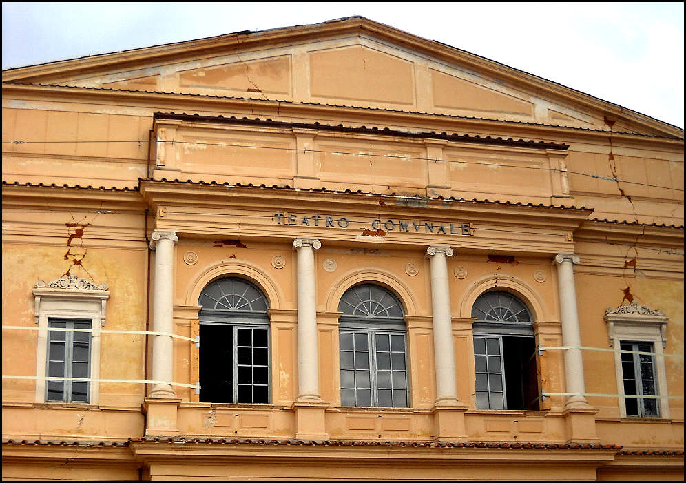 set_scenedaunmatrimonio_teatro005