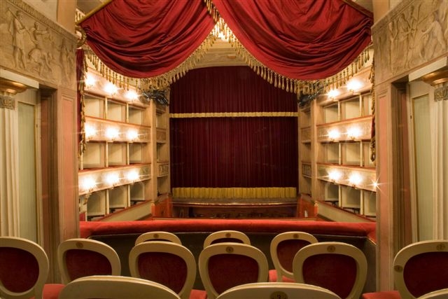 teatro del giglio di lucca, dicembre 2006, interni ed esterni