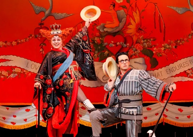 Opera-Australias-THE-MIKADO-MA11-photo-JEFF-BUSBY_604.jpg copia