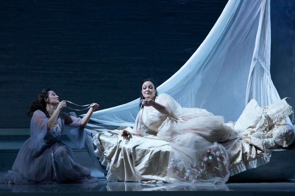 cosc-fan-tutte_-i-atto_e2888fsilvialelli-teatro-regio-torino_0039