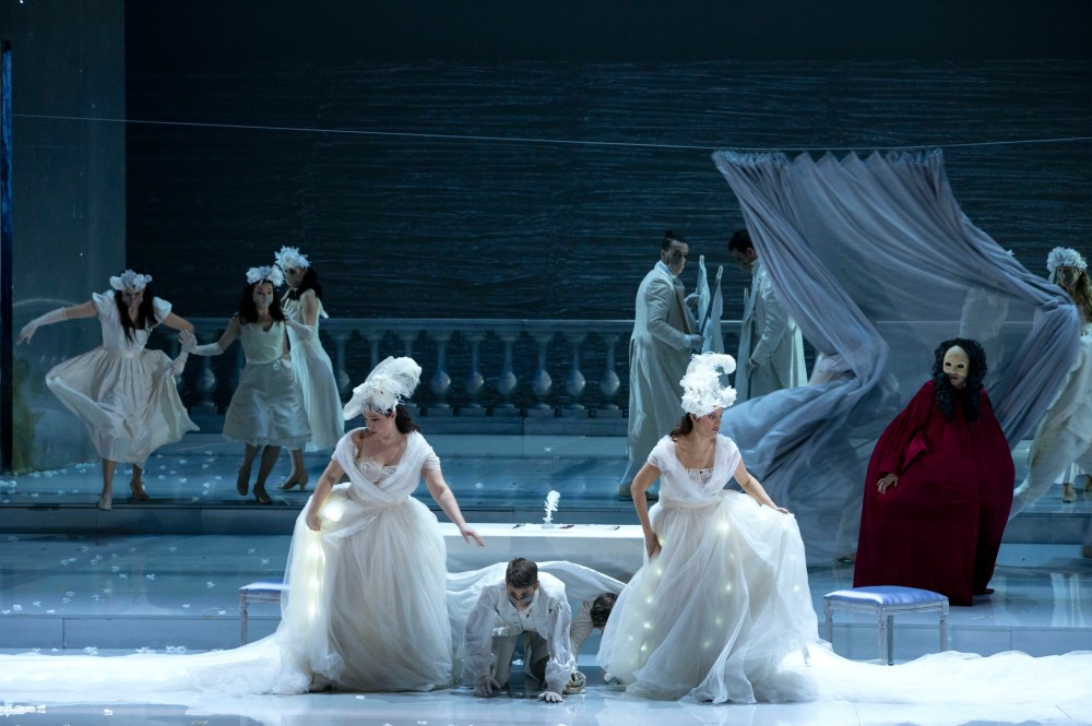 cosc-fan-tutte_ii-atto_e2888fsilvia-lelli-teatro-regio-torino_0402