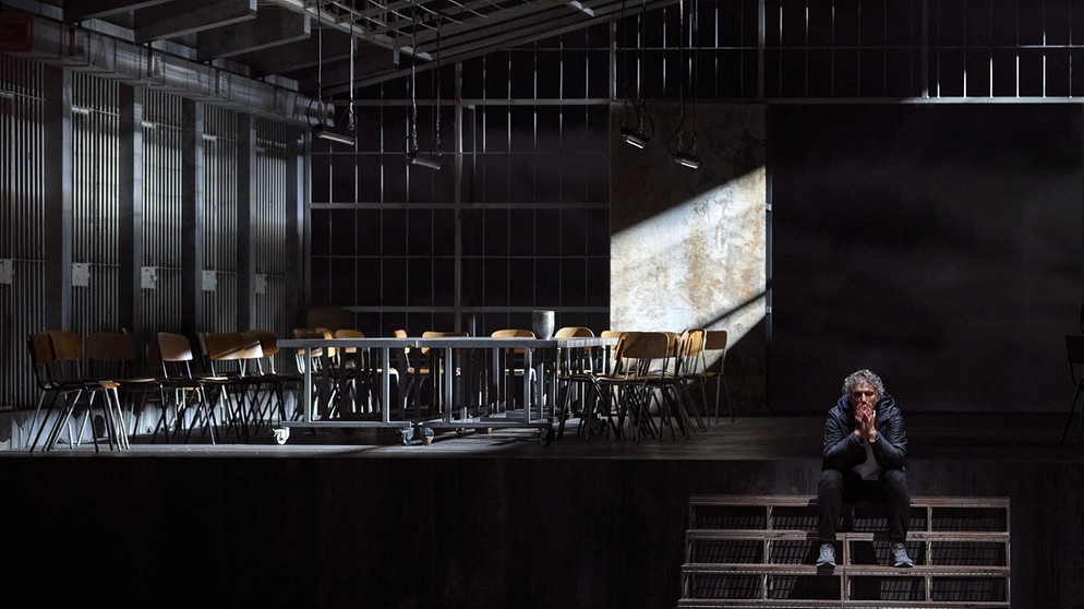 parsifal-wiener-staatsoper-kirill-serebrennikow-premiere-122~_h-558_v-img__16__9__xl_w-994_-e1d284d92729d9396a907e303225e0f2d9fa53b4